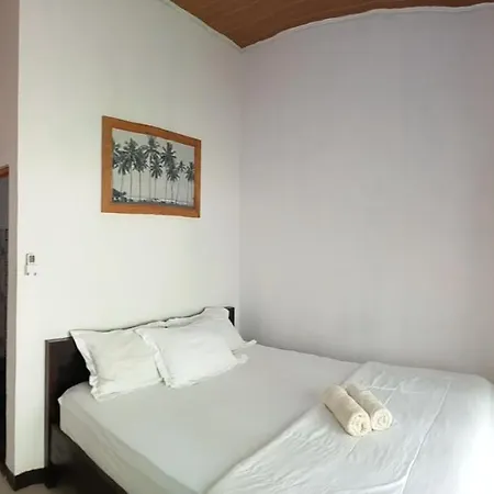 Walur Surf Villa Krui Exterior photo